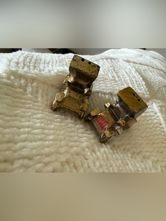 Other - Vintage Mini Old Car Salt Pepper Shakers